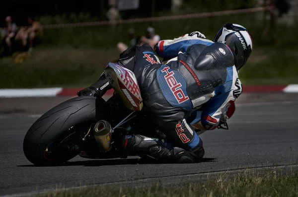 Riga Letland 2021 Motorrijder Neemt Bocht Zicht Van Achteren Motorgp — Stockfoto