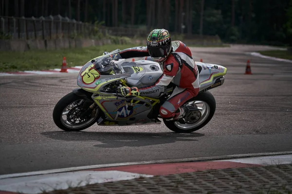 2021 Lithuania Kaunas Moto Rider Motorcyclist Rides Fast Sport Bike — Foto Stock