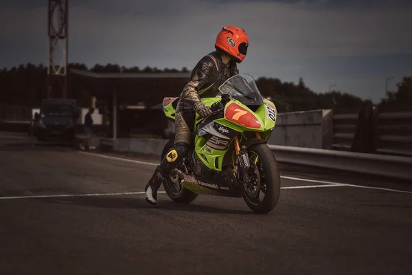 2021 Lithuania Kaunas Moto Rider Motorcyclist Rides Fast Sport Bike — Foto de Stock