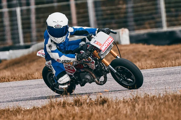 2021 Lithuania Kaunas Moto Rider Motorcyclist Rides Fast Sport Bike — Stockfoto