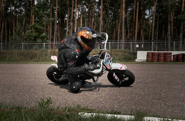 2021 Lithuania Kaunas Moto Rider Motorcyclist Rides Fast Sport Bike — 스톡 사진