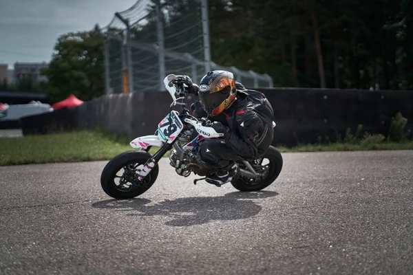 2021 Lithuania Kaunas Moto Rider Motorcyclist Rides Fast Sport Bike — Stock Photo, Image