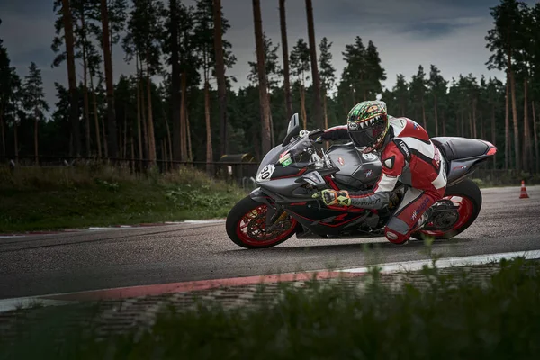 2021 Lithuania Kaunas Moto Rider Motorcyclist Rides Fast Sport Bike — Stok fotoğraf