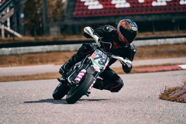 2021 Lithuania Kaunas Moto Rider Motorcyclist Rides Fast Sport Bike — Stockfoto