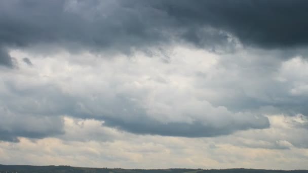 Movimiento rápido de nubes cumulonimbus — Vídeos de Stock