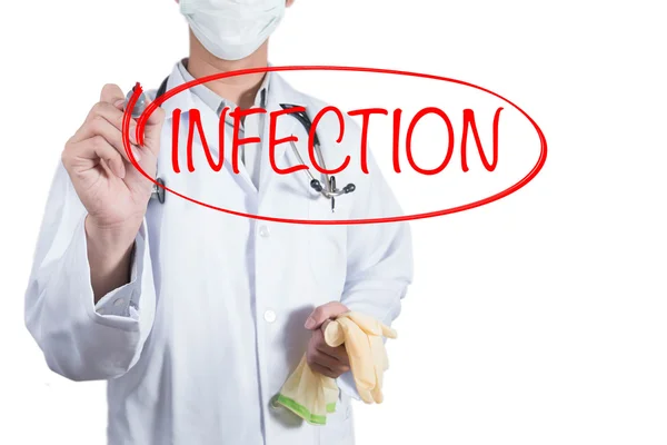 Médico usando pluma roja dibujar círculo en la infección —  Fotos de Stock