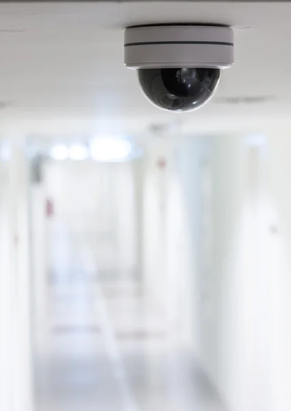 CCTV in condominio di fronte alle camere — Foto Stock