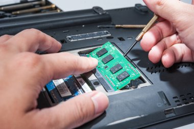Kendini bilgisayar labtop Ram devre yüklemek