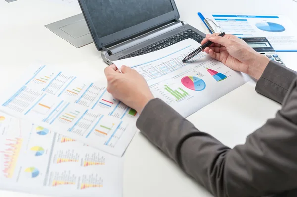 Businessman analyzing report, business performance concept — Stock Photo, Image