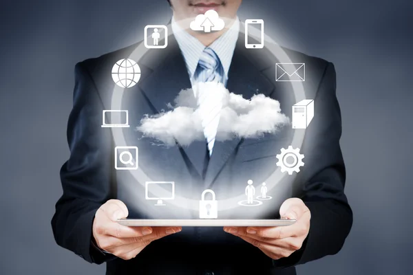 Geschäftsmann arbeitet an Sicherheitskonzept für Cloud Computing — Stockfoto