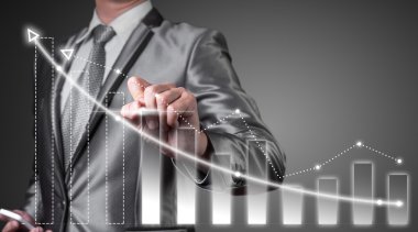 dijital grafik ile iş geliştirme con çalışan iş adamı