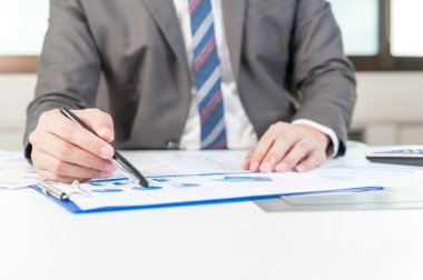 Rapor, iş performansı kavramı analiz işadamı gösteri