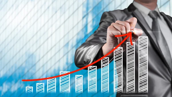 Empresario dibujar curva roja con gráfico de barras, estrategia de negocios con —  Fotos de Stock