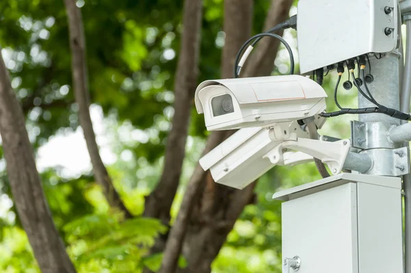 CCTV kamera, vagy felügyeleti működő — Stock Fotó