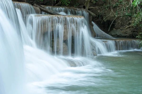 Achtergrondgeluid van waterval, waterflow textuur — Stockfoto