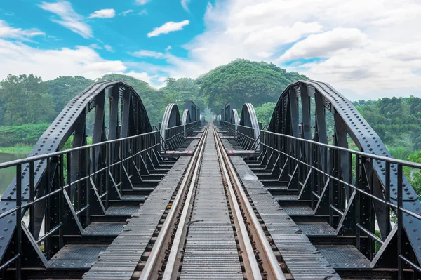 Kwai River Bridge, an old historical building during world war 2 — Stock Photo, Image