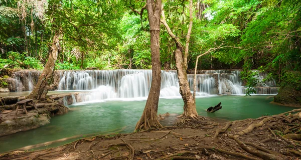 Derin orman şelale Huay Mae Kamin şelale Ulusal Park 