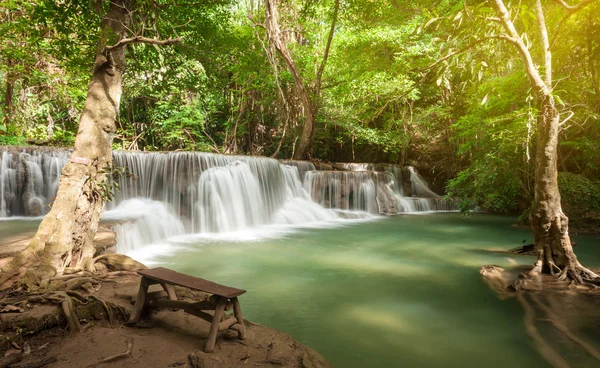 Derin orman şelale Huay Mae Kamin şelale Ulusal Park 
