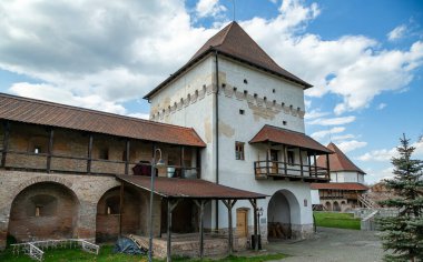 TARGU MURES, MURES, ROMANIA - 23 Nisan 2021 Transilvanya Targu Mures şehrinin ortaçağ kalesinde.