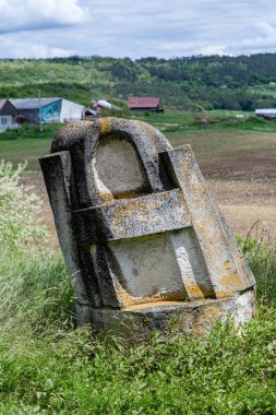 OARBA DE MURES, MURES, ROMANIA 30 Mayıs 2021: 30 Mayıs 2021 Transilvanya 'nın Oarba de Mures kentindeki heykel kampında heykel