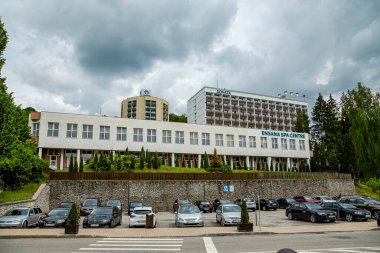 SOVATA, MURES, ROMANIA MAYIS 29, 2021: Romanya 'nın Transilvanya kentindeki Transilvanya tatil beldesinde yer alan Ensana Spa Merkezi. 