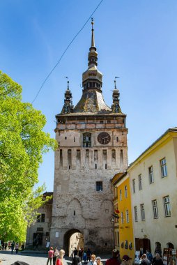 SIGHISOARA, MURES, ROMANIA - 09 Mayıs 2021: Sighisoara Kalesi, Transilvanya Saat Kulesi.