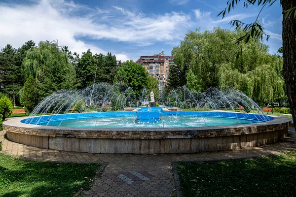 Petrosani Hunedoara Roumanie Juillet 2021 Fontaine Artésienne Dans Parc Central — Photo