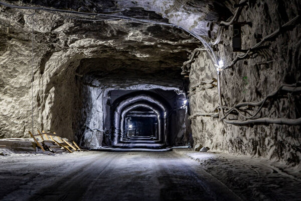 ПИД, ХАРГИТА, РУМЫНИЯ-ИЮНЬ 19 июня: Изображения изнутри соляной шахты Феид - район добычи, 19 июня 2021 года в Феиде, Харгита.