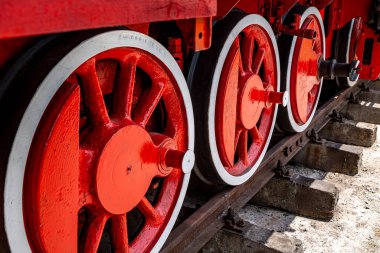Eski buharlı lokomotif tekerlekleri