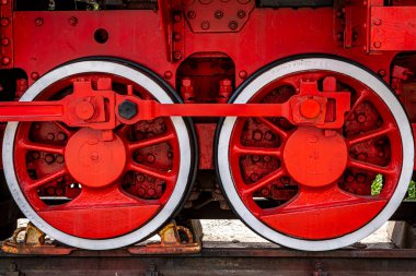 Eski buharlı lokomotif tekerlekleri
