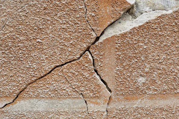 古い割れた壁の背景 レンガ壁の損傷 — ストック写真