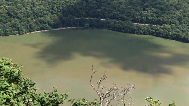 Όμορφο τοπίο σχετικά με το φαράγγι του Δούναβη — Αρχείο Βίντεο