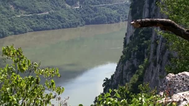 Vakkert landskap på Donau Gorge – stockvideo