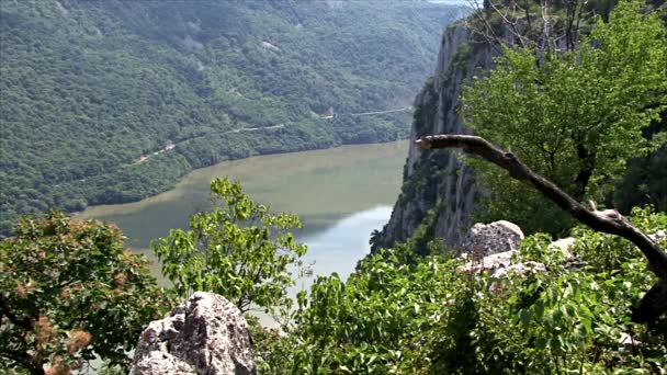 Prachtige landschap op de Donau Gorge — Stockvideo