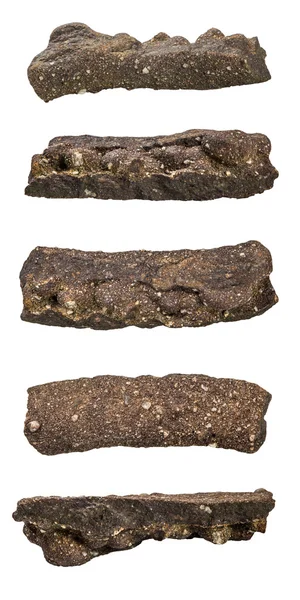 Beyaz arkaplanda izole kayalar