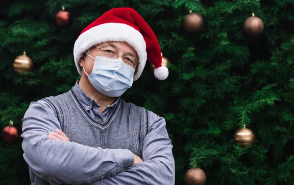 Corona Noel Noel Baba Şapkası Tıbbi Maske Takan Son Sınıf — Stok fotoğraf