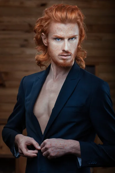 Hombre con el pelo ardiente . —  Fotos de Stock