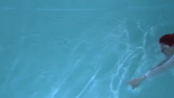 Homme Femme Dansent Sous Eau Les Gens Plongent Dans Des — Video