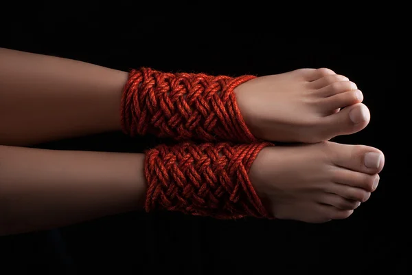 Due gambe femminili shibari . — Foto Stock