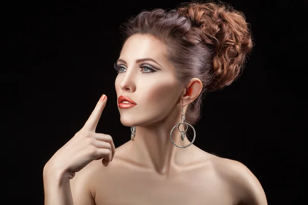 Coral lips and curly hair. — Stock Photo, Image