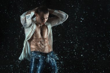 Güzel bir rakam olan adam.