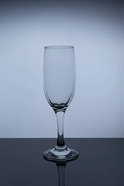 Leeres Weinglas Auf Weißem Hintergrund — Stockfoto