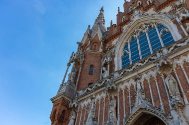 19 Nisan 2025 Krakow, Polonya. 1866 yılında St. Joseph Kilisesi, Krakow 'un ortaçağ Kazimierz ilçesindeki eski bir kilise bölgesinde kuruldu..