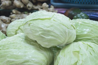 İçinde belgili tanımlık çarşı lahanaları kadar kapatın