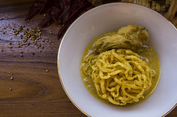 Egg Noodle in Chicken Curry (Kao Soi Kai ) — Stock Image Egg Noodle in Chicken Curry (Kao Soi Kai ) Stock Image