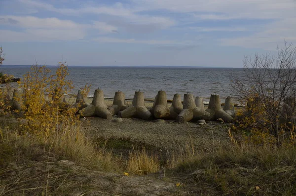 Sahilde kaldırım taşları