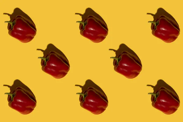 Mönster Textur Från Röd Paprika Gul Bakgrund Råa Grönsaker Vegetarisk — Stockfoto