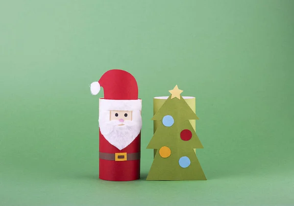 Бумага Рождественские Ремесла Детей Зеленом Фоне Санта Клаус Ёлкой Туалетной — стоковое фото