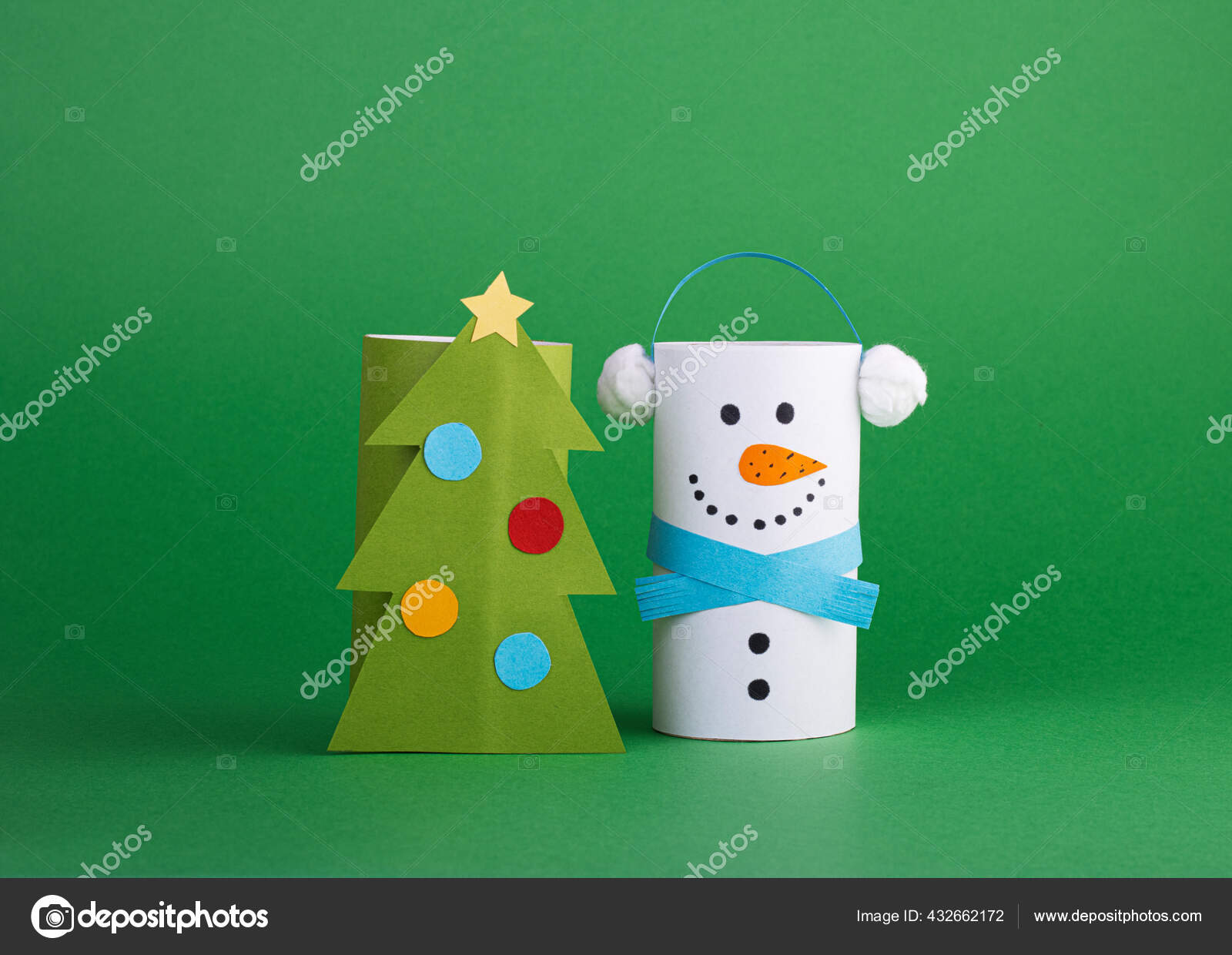Mainan Natal Anak Anak Terbuat Dari Kertas Dengan Latar Belakang Stok Foto C Ilnaz3baga 432662172