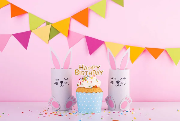Sevimli Kağıt Tavşanlı Doğum Günü Pastası Çocukların Doğum Günü Partisi Telifsiz Stok Imajlar